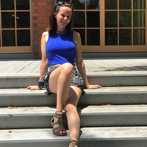 Meet your Posher, Abigail - Picture 1 of 1